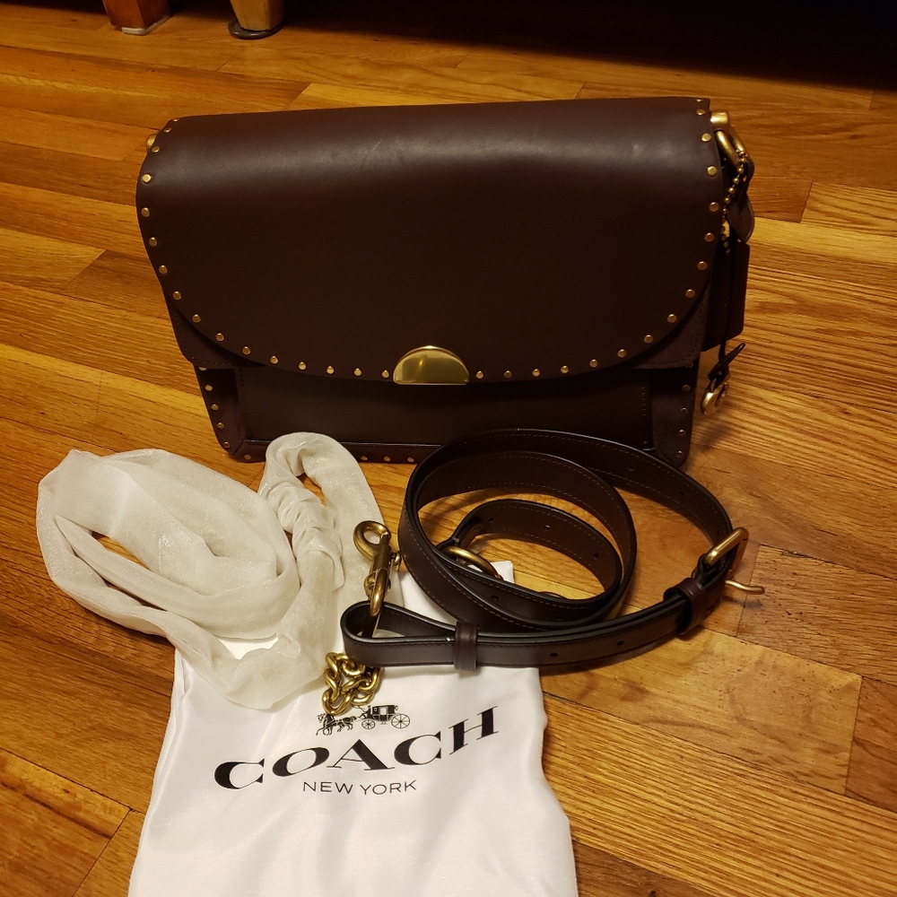 Crossbody and shoulder leather brown bag